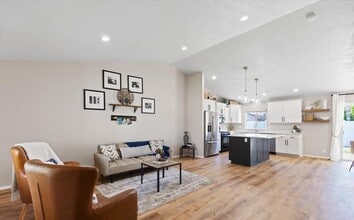 3040 W Dumont Dr in Coeur d'Alene, ID - Building Photo - Building Photo