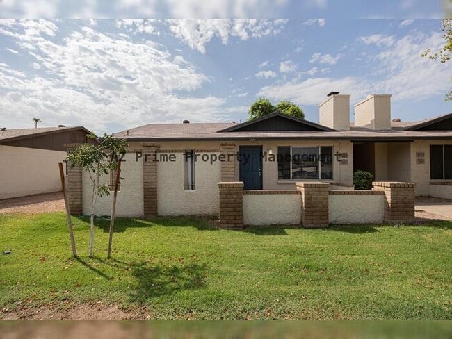 1025 W Laguna Dr in Tempe, AZ - Foto de edificio - Building Photo