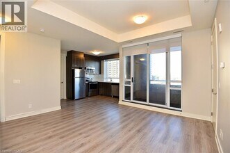 150 Main St W in Hamilton, ON - Building Photo - Building Photo