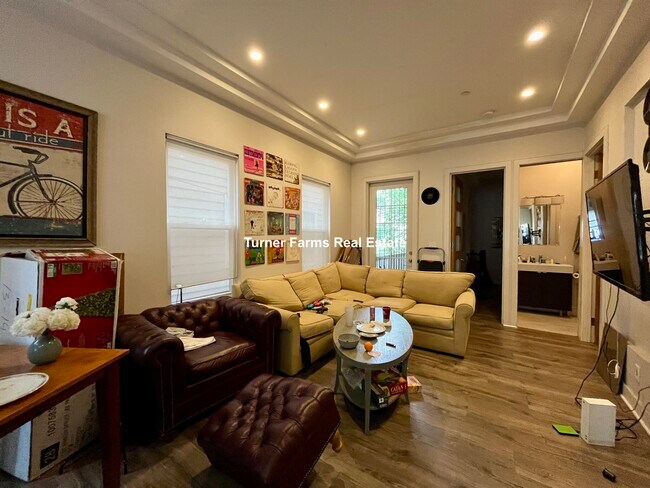 24 Washburn St, Unit 1 in Boston, MA - Building Photo - Building Photo