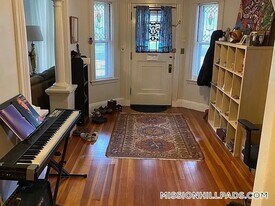 225 Walnut Ave in Boston, MA - Building Photo