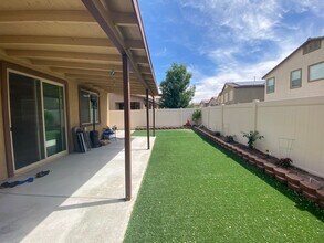 5220 Mountain Garland Ln in North Las Vegas, NV - Building Photo - Building Photo