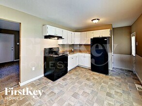 12543 Missouri Bottom Rd in Hazelwood, MO - Building Photo - Building Photo