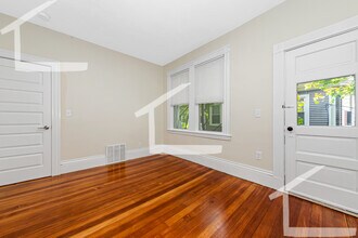 40 Brackett St, Unit 2 in Boston, MA - Building Photo - Building Photo