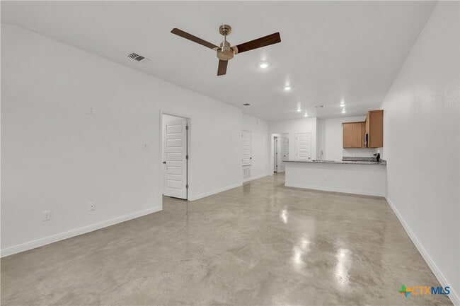 909 Wax Myrtle Ct