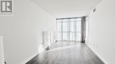 15 Iceboat Terr in Toronto, ON - Building Photo - Building Photo