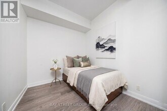 181 Dundas St E in Toronto, ON - Building Photo - Building Photo