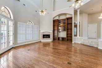 104 S Warbler Way in Shavano Park, TX - Building Photo - Building Photo