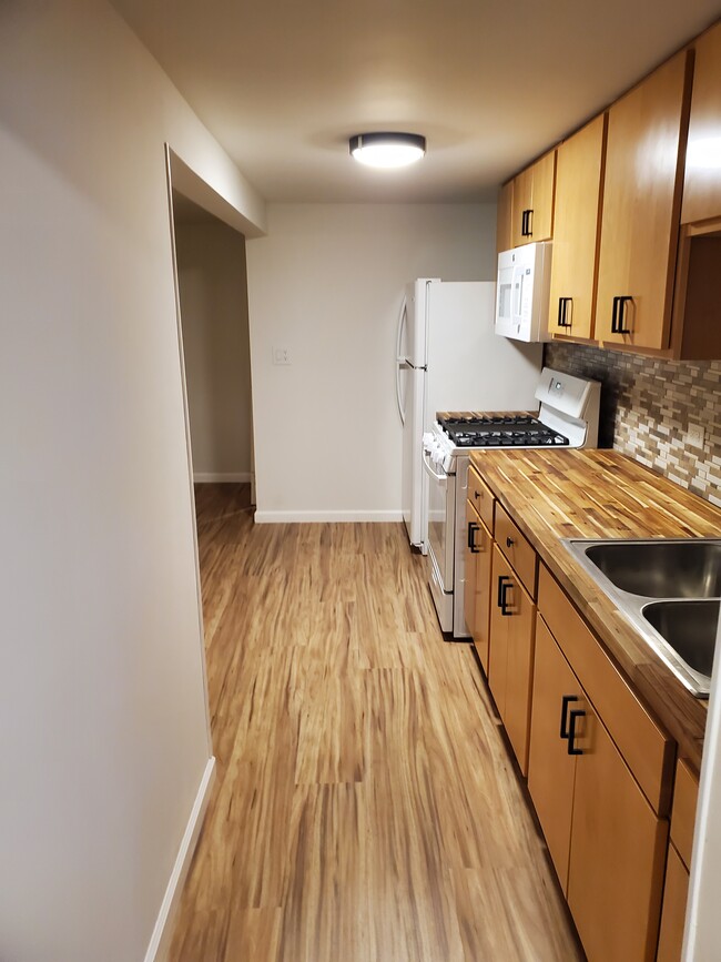 6031 W Addison St in Chicago, IL - Building Photo - Building Photo
