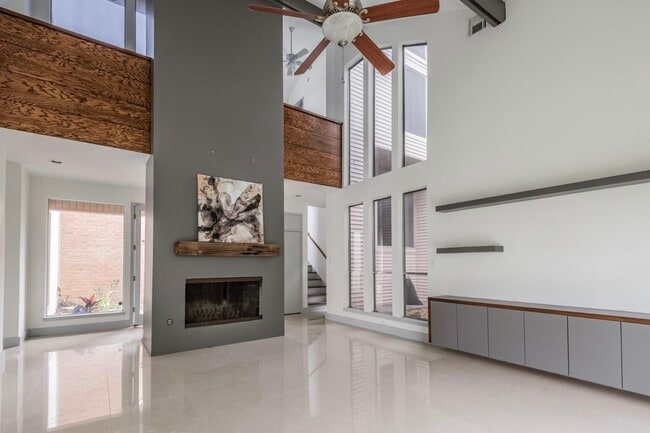 1022 Forest Home Dr in Houston, TX - Building Photo - Building Photo