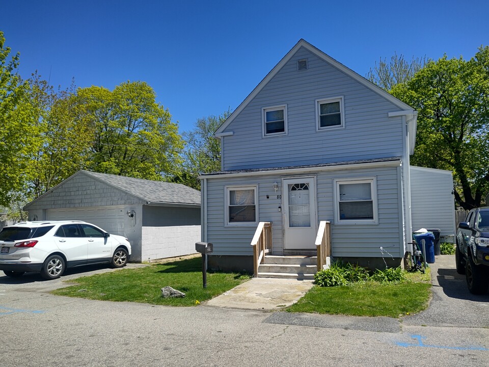 80 Huron St in Warwick, RI - Building Photo