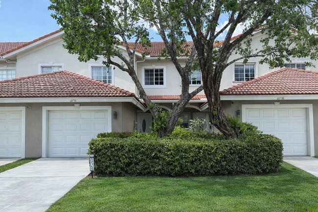 12752 Westhampton Cir in Wellington, FL - Building Photo - Building Photo