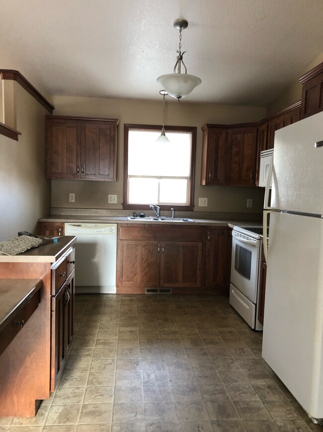 property at 508 S Whitewood Ave