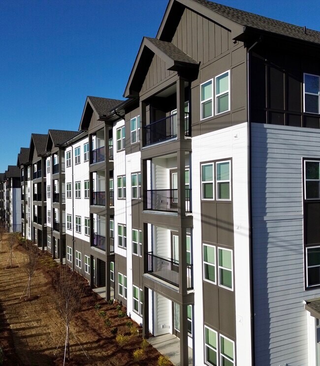 Elmstead in Knoxville, TN - Building Photo - Building Photo