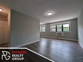 520 W Surf St, Unit 4 in Chicago, IL - Building Photo