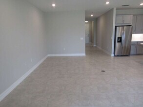 729 Ibiza Lp in Venice, FL - Building Photo - Building Photo