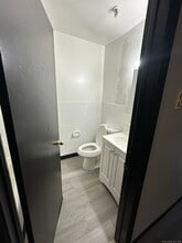 1660 E Main St, Unit 5F in Waterbury, CT - Building Photo - Building Photo