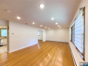19 Dearborn Dr in Old Tappan, NJ - Building Photo - Building Photo