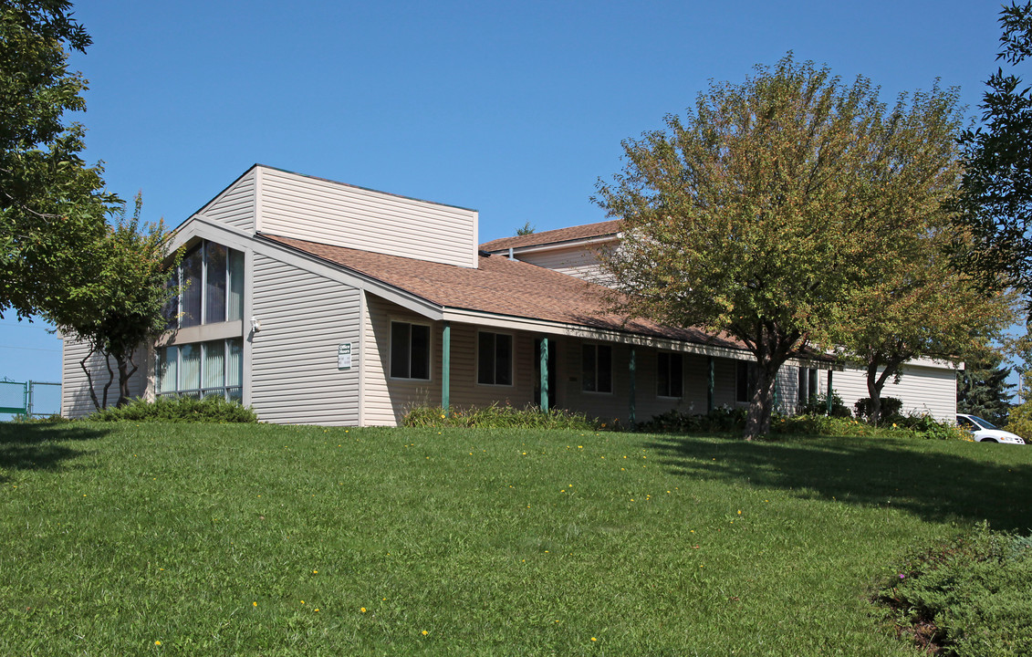 Ardmor Village in Lakeville, MN - Building Photo