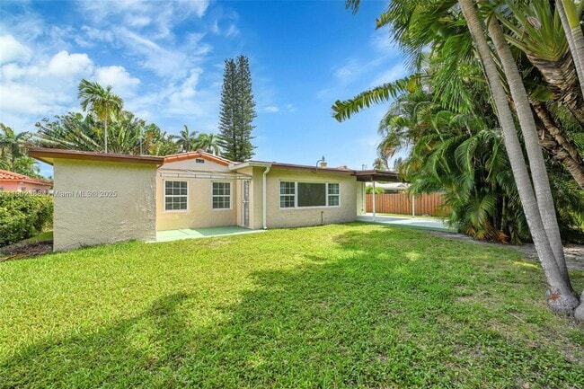 1520 NE 108th St in North Miami, FL - Building Photo - Building Photo