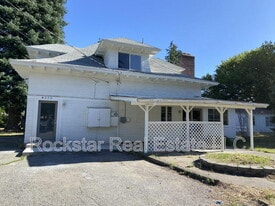 4235.5 E Hartson Ave in Spokane, WA - Building Photo