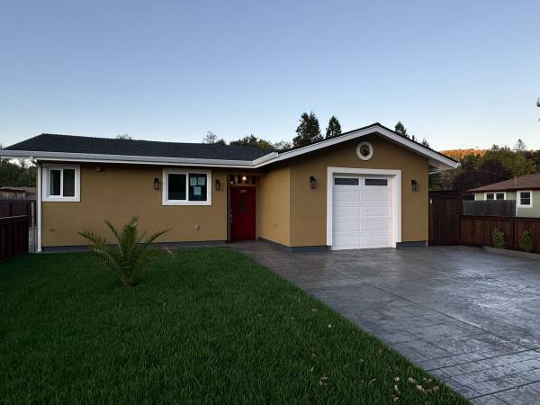 662 Olive Ave in Novato, CA - Foto de edificio