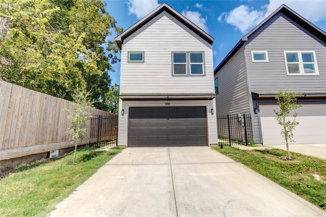892 Paul Quinn St in Houston, TX - Building Photo