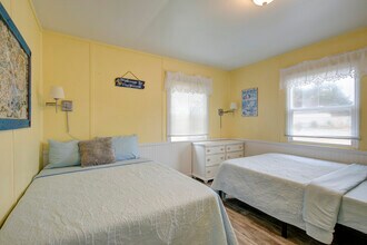 1757 SR 105 in Grayland, WA - Foto de edificio - Building Photo