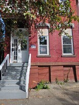 3018 6th Ave, Unit 2 in Troy, NY - Building Photo