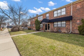 25707 Woodward Ave in Royal Oak, MI - Building Photo - Building Photo