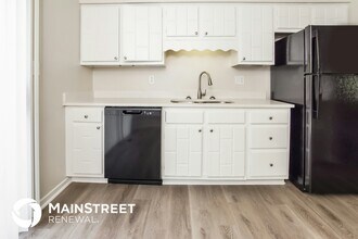 5821 Outer Dr in Knoxville, TN - Foto de edificio - Building Photo