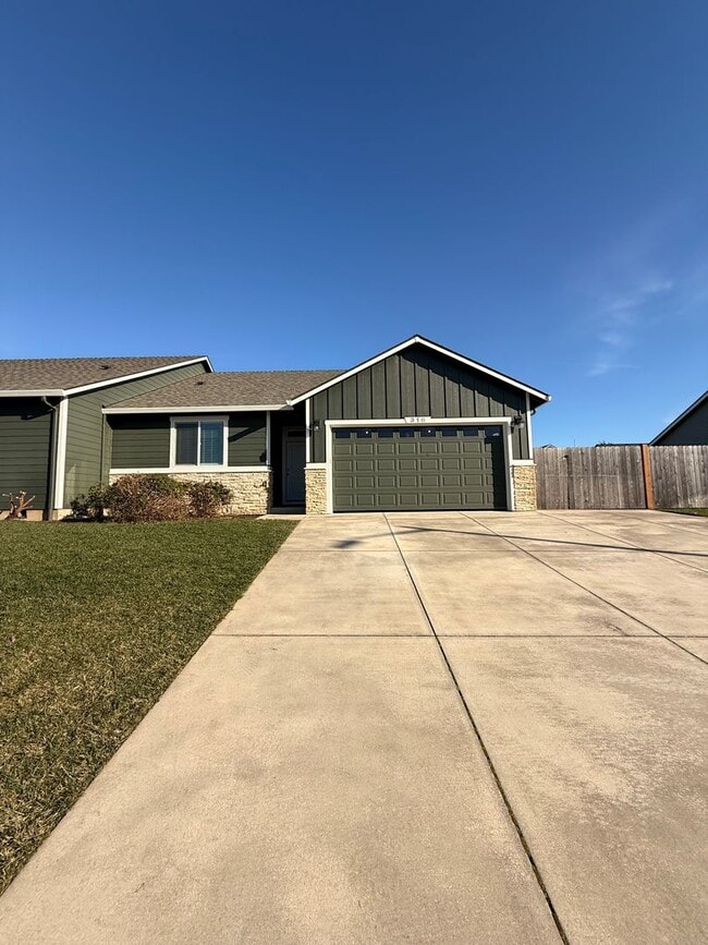 property at 316 NE Alder Wy