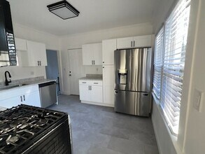 122 Redfield Pl in Syracuse, NY - Building Photo - Building Photo