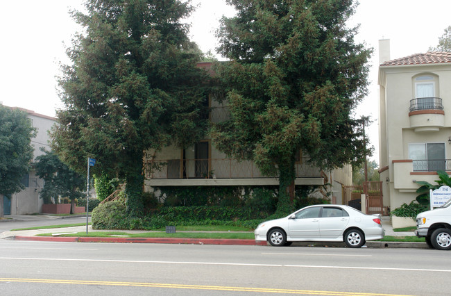 14802 Burbank Blvd in Sherman Oaks, CA - Building Photo - Building Photo