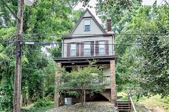 142 Hallock St in Pittsburgh, PA - Building Photo - Building Photo