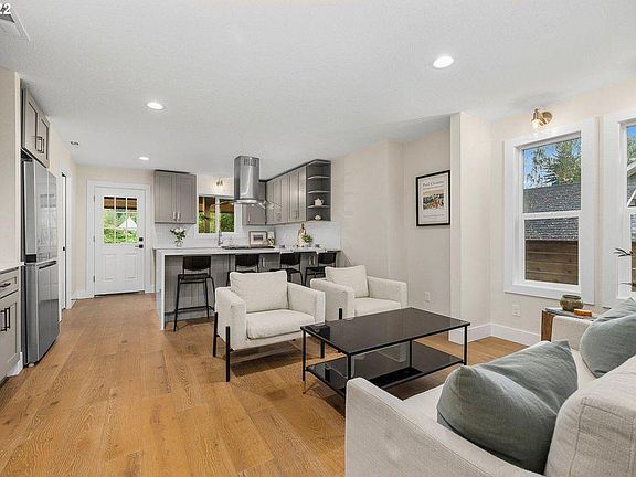 property at 514 SE 42nd Ave