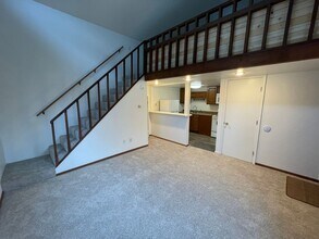 518 4th St in Anacortes, WA - Building Photo - Building Photo