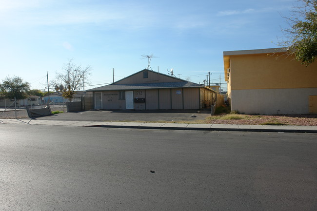 Meadowwood Apartments in Las Vegas, NV - Building Photo - Building Photo