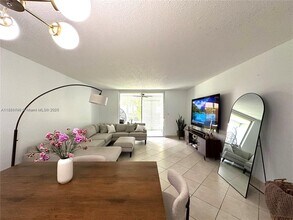 620 NE 12th Ave in Hallandale Beach, FL - Building Photo - Building Photo