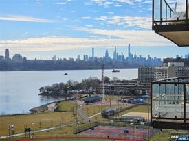 1203 River Rd, Unit 11G in Edgewater, NJ - Building Photo