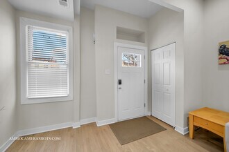 814 S Leavitt St, Unit #2 in Chicago, IL - Foto de edificio - Building Photo