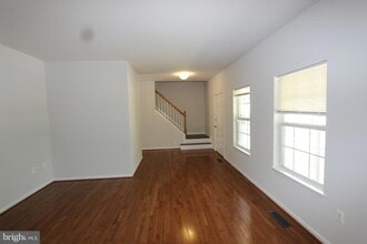 406 Round Table Dr, Unit 822 in Fort Washington, MD - Building Photo - Building Photo