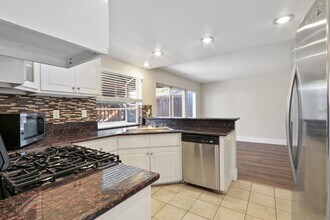 2475 Water Way in Corona, CA - Building Photo - Building Photo