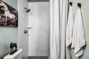 713 Grandin Rd in Charlotte, NC - Building Photo