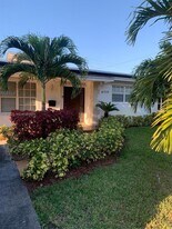 4717 Washington St in Hollywood, FL - Building Photo