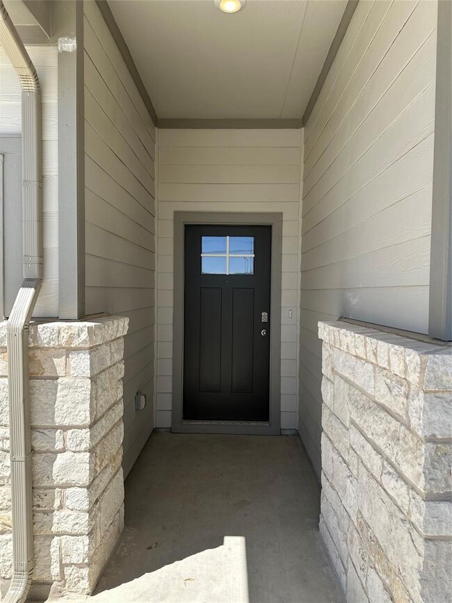200 Sweetwater Dr in Kyle, TX - Building Photo - Building Photo