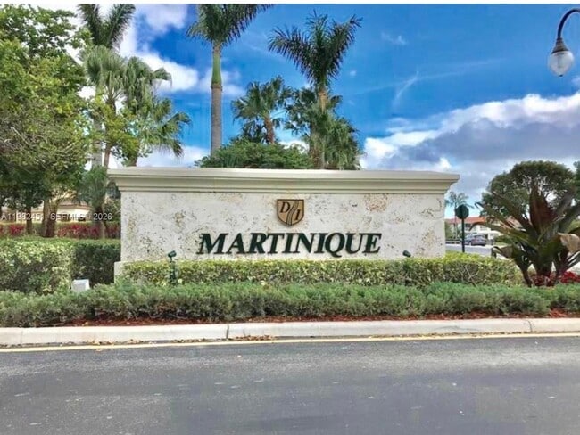 11210 NW 73rd Terrace in Doral, FL - Building Photo - Building Photo