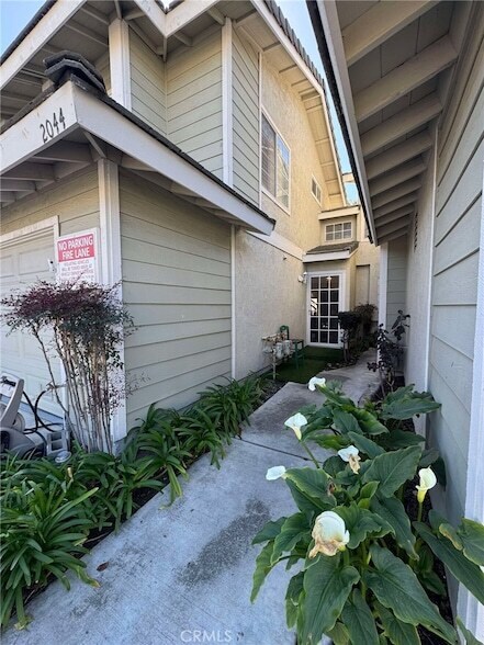 2044 W Hastings Way, Unit 52 in Anaheim, CA - Building Photo - Building Photo