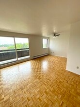 215 College Av W in Guelph, ON - Building Photo - Building Photo