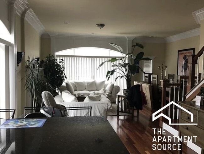 924 W Cornelia Ave, Unit 4S in Chicago, IL - Foto de edificio - Building Photo